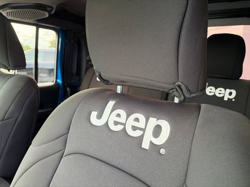 Used 2022 Jeep Gladiator Sport AWD/4WD image 12