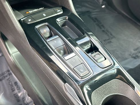 Used 2023 Chevrolet Bolt EUV Premier image 17