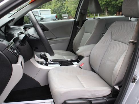 Used 2017 Honda Accord LX image 15