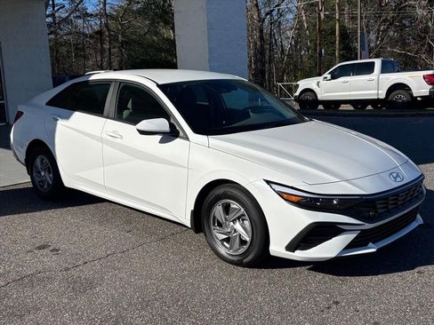 New 2026 Hyundai Elantra SE image 21