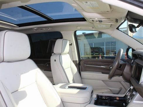Used 2023 GMC Yukon Denali w/ Denali Reserve Package image 13