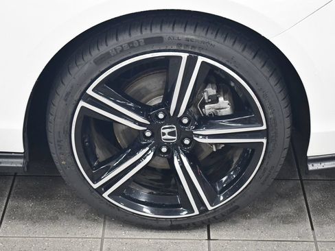 Used 2024 Honda Accord Sport image 3