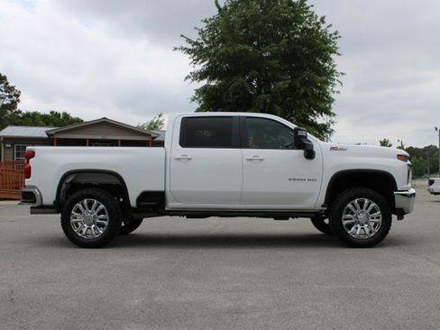 Used 2021 Chevrolet Silverado 2500 LT w/ Z71 Off-Road Package AWD/4WD image 12