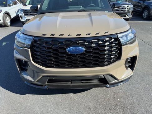 New 2026 Ford Explorer ST-Line w/ ST-Line Street Pack image 2