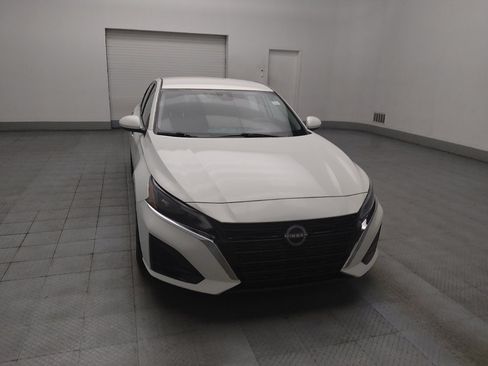 Used 2023 Nissan Altima 2.5 S FWD image 14