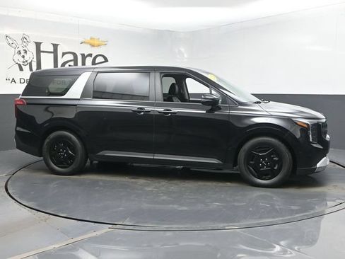 Used 2025 Kia Carnival FWD image 48