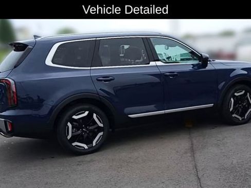 Certified 2023 Kia Telluride EX FWD image 3