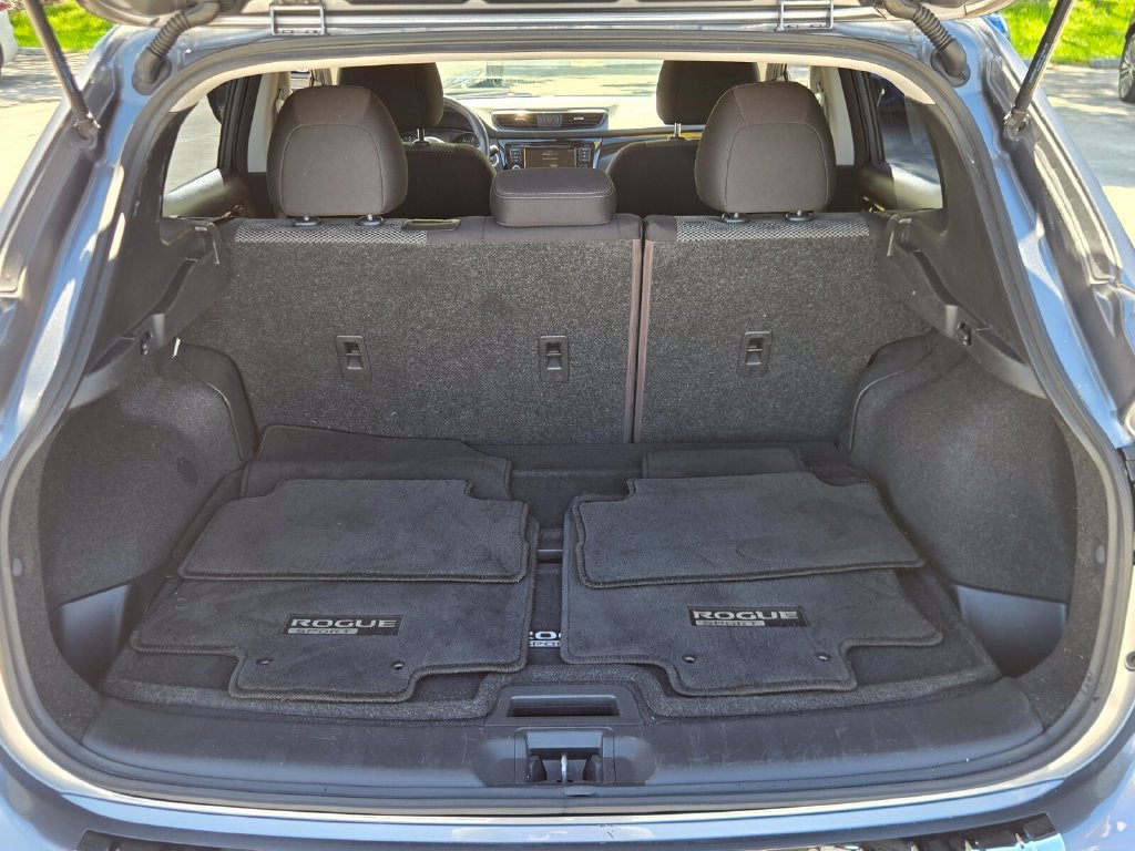 Used 2020 Nissan Rogue Sport SV FWD image 15