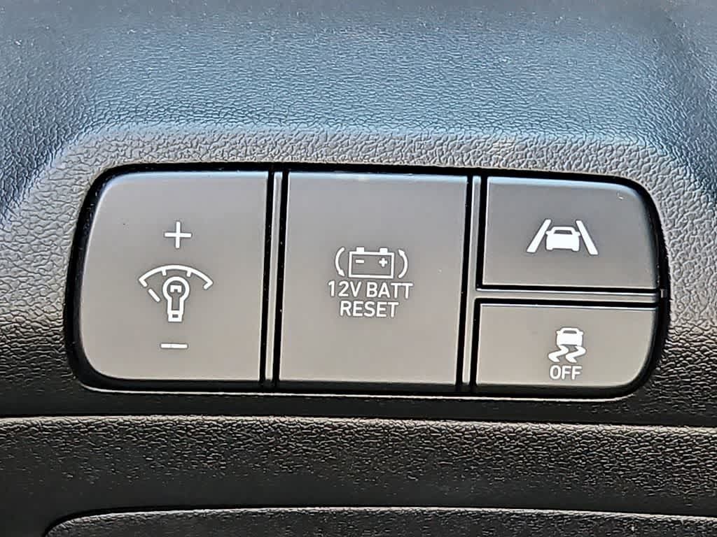Used 2023 Hyundai Elantra Blue FWD image 22