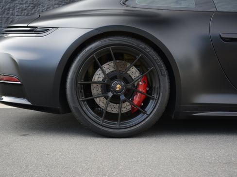 Certified 2025 Porsche 911 Carrera GTS RWD image 35