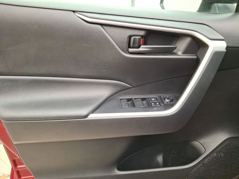 Certified 2022 Toyota RAV4 LE image 10