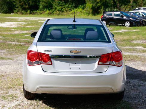 Used 2014 Chevrolet Cruze LS image 9