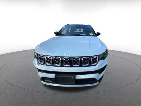 Used 2025 Jeep Compass Limited AWD/4WD image 2