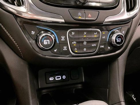 Used 2023 Chevrolet Equinox Premier image 28