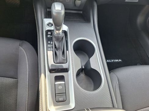 Used 2025 Nissan Altima 2.5 SV w/ SV Premium Package FWD image 18