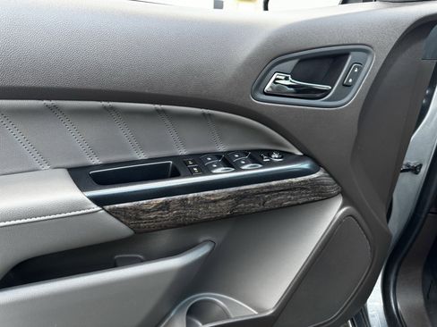 Used 2022 GMC Canyon Denali image 19