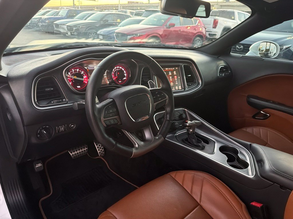 Used 2016 Dodge Challenger SRT Hellcat RWD image 9