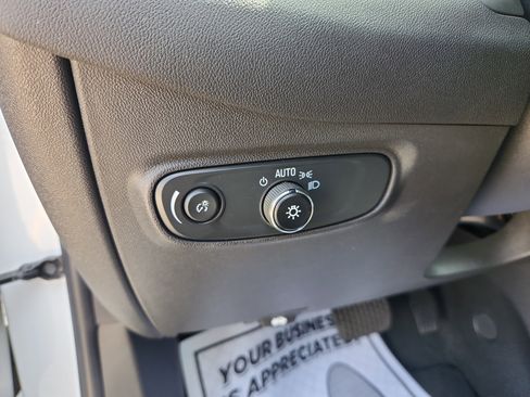 Used 2024 Chevrolet Equinox LT image 27