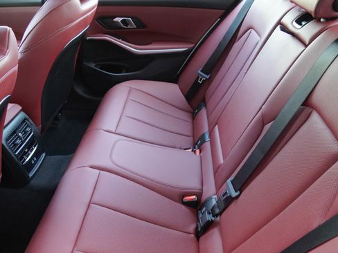 Certified 2025 BMW 330i Sedan RWD image 37