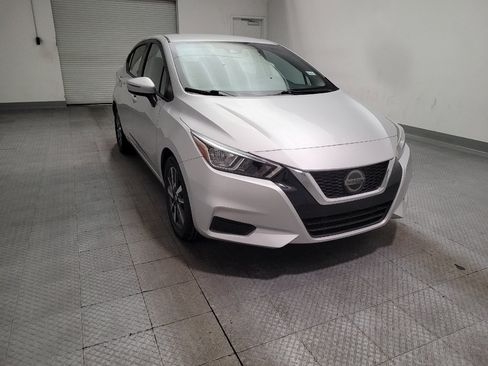 Used 2021 Nissan Versa SV FWD image 14