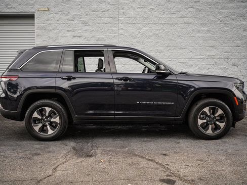 Used 2023 Jeep Grand Cherokee 4WD 4xe image 18