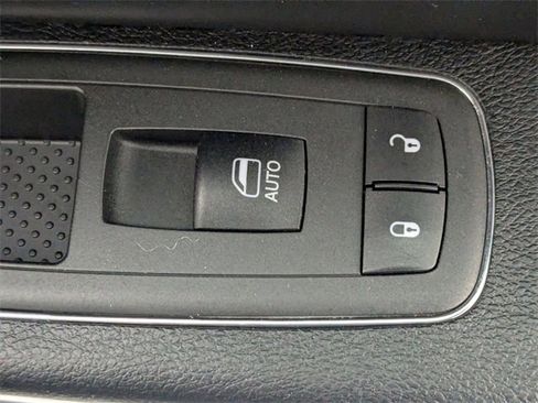 Used 2021 Chrysler 300 Touring L image 33