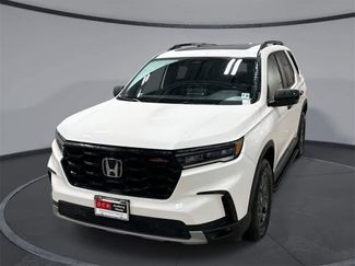 Used 2023 Honda Pilot TrailSport video 1