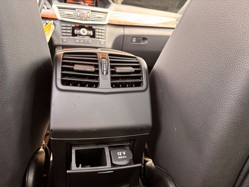 Used 2010 Mercedes-Benz E 350 Sedan image 29