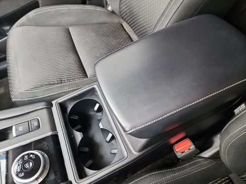 Used 2022 Mitsubishi Outlander ES image 31