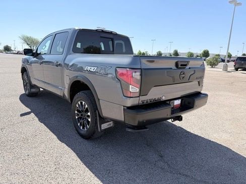 Used 2021 Nissan Titan PRO-4X w/ Pro-4x Convenience Package AWD/4WD image 8