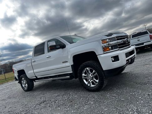 Used 2018 Chevrolet Silverado 2500 High Country w/ Duramax Plus Package image 35