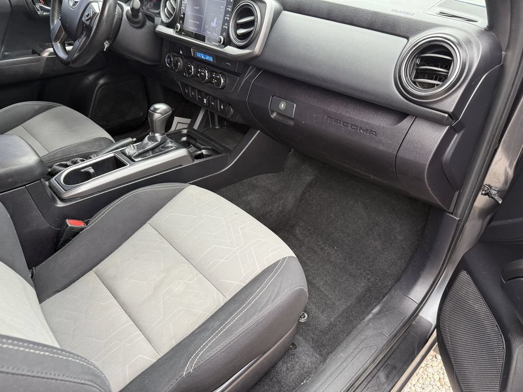 Used 2021 Toyota Tacoma TRD Sport w/ Technology Package AWD/4WD image 16