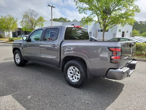 Used 2024 Nissan Frontier SV w/ Tow Package image 3