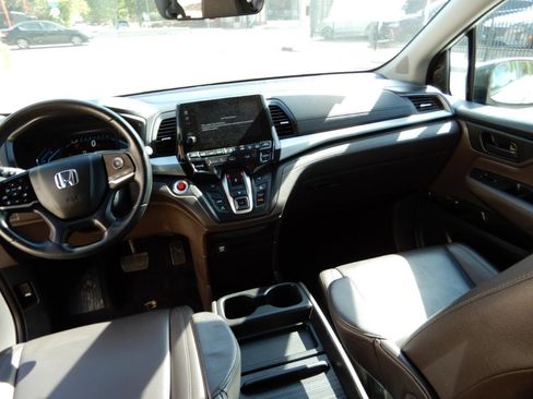 Used 2019 Honda Odyssey EX-L image 18