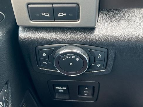 Used 2019 Ford F150 Lariat image 32