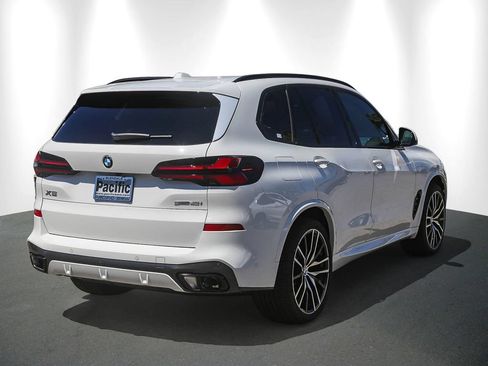 New 2026 BMW X5 sDrive40i w/ M Sport Package RWD image 6