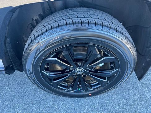 Used 2024 Toyota RAV4 SE image 14