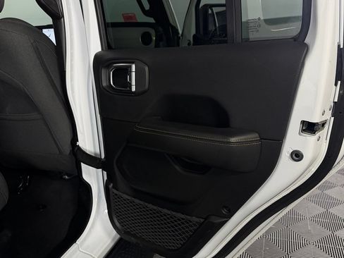 Used 2025 Jeep Wrangler Unlimited Sahara AWD/4WD image 29
