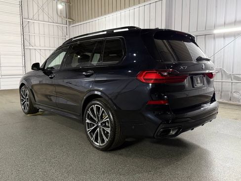 Used 2022 BMW X7 xDrive40i w/ M Sport Package AWD/4WD image 11