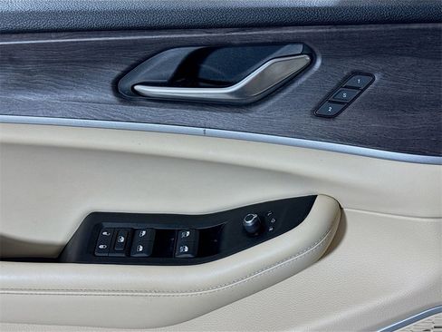 Used 2022 Jeep Grand Cherokee Limited image 15