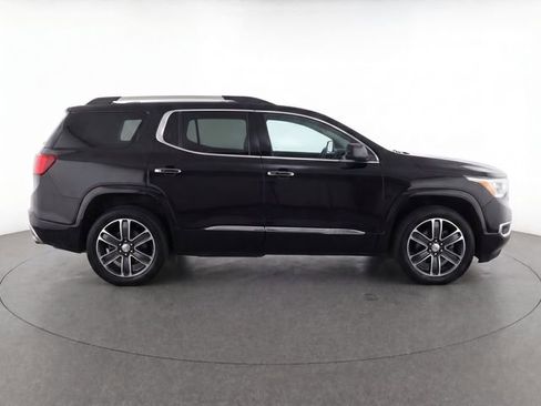 Used 2019 GMC Acadia Denali image 4