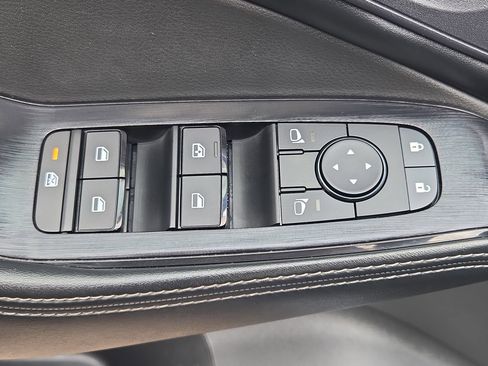 Used 2024 Nissan Rogue SV image 28