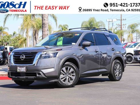 Used 2024 Nissan Pathfinder SV FWD image 1