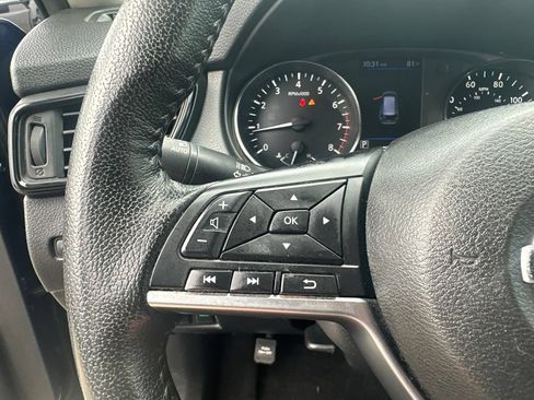 Used 2020 Nissan Rogue SV FWD image 19