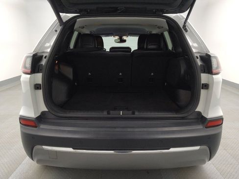 Used 2020 Jeep Cherokee Limited image 29