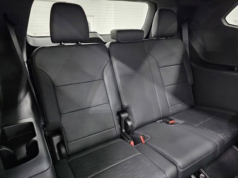 Used 2025 Buick Enclave Sport Touring w/ Super Cruise Package FWD image 27