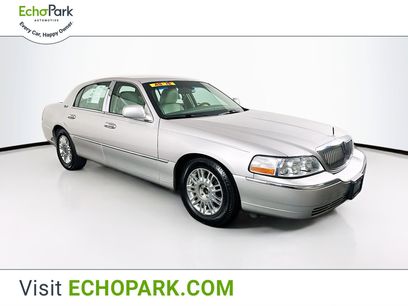 Used 2011 Lincoln Town Car Signature Limited w/ Continental Edition Pkg