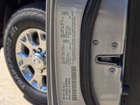 Used 2024 RAM 2500 Laramie w/ Safety Group AWD/4WD image 27