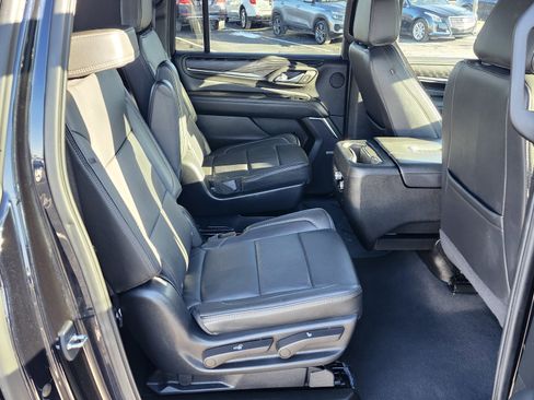 Used 2023 GMC Yukon XL Denali image 21