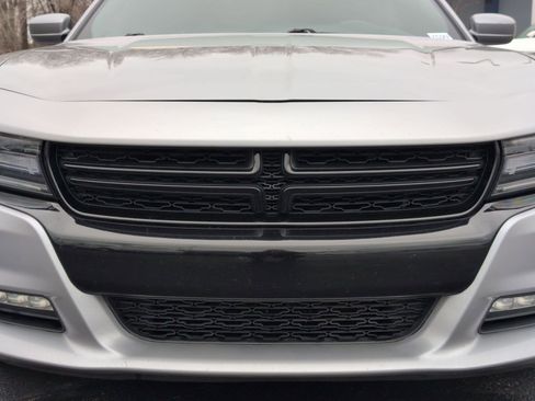 Used 2018 Dodge Charger R/T image 9
